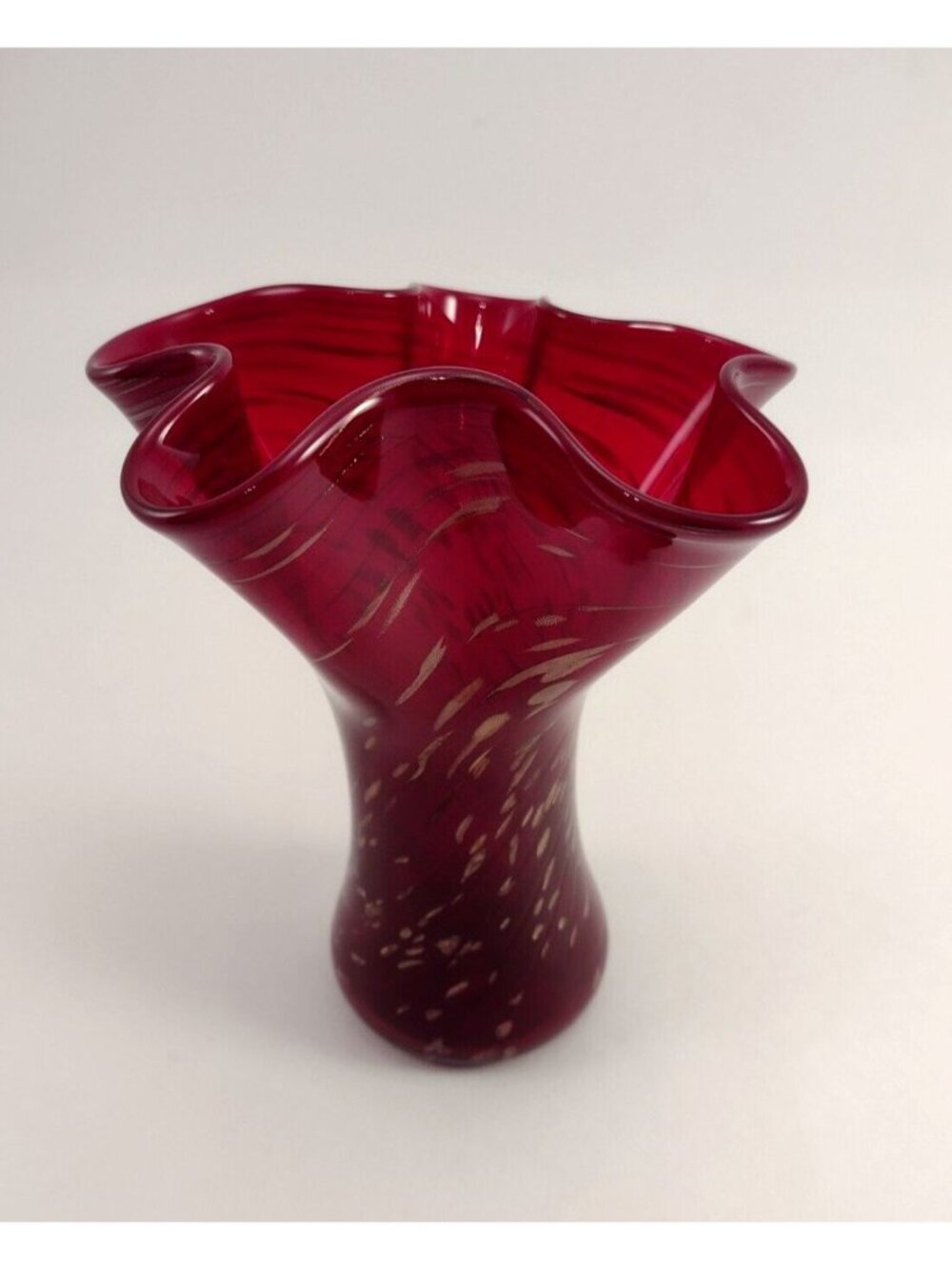 Glass Eye Studio GES Ruby Red Ruffled Art Glass Vase w/ Copper Flecks